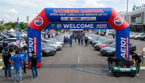 balon gate baubau dalam event kontes mobil