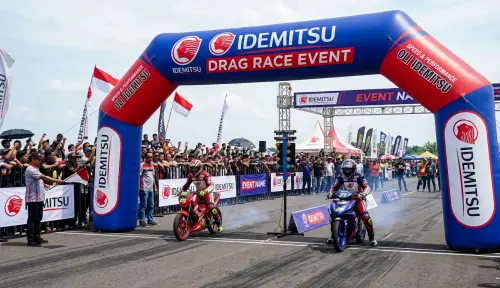 balon gate bolaang mongondow saat event motor balap drag panjang