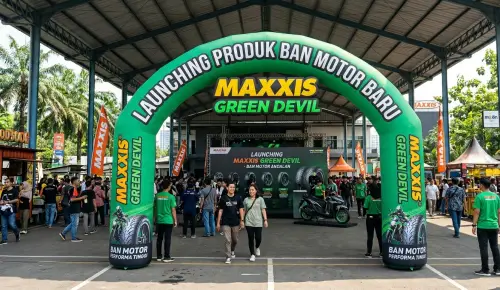 balon gate kapuas hulu pada event launching ban motor balap