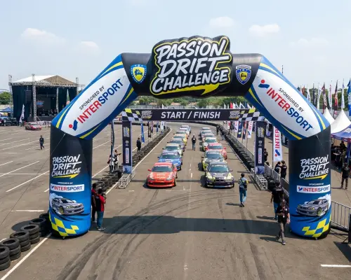 balon gate kendari dalam event kejurnas mobil