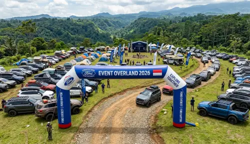 balon gate sanggai dalam event glamping bersama mobil 4x4