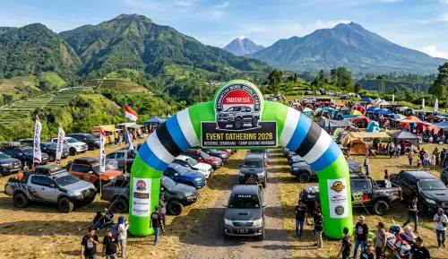 balon gate sekadau saat event camping mobil double cabin