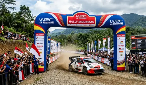 balon gate singkawang pada event mobil rally indonesia