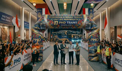 balon gate takalar dalam event serah terima bus