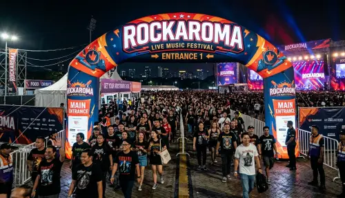 balon gate tojo una una dalam pertunjukan musik