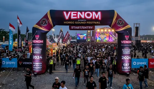balon gate tanah bambu di event konser dengan sponsor brand sound